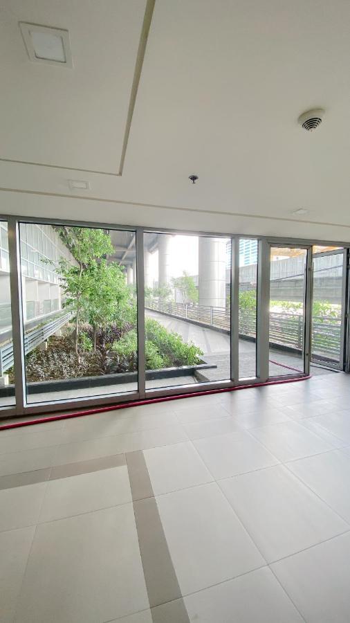 Cozy And Classy Studio Across Airport Terminal 3 Pasay Esterno foto
