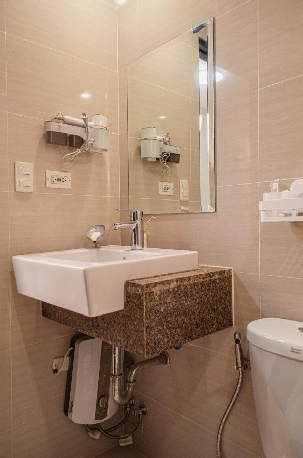 Cozy And Classy Studio Across Airport Terminal 3 Pasay Esterno foto